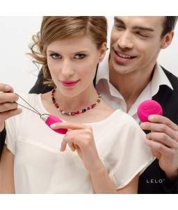 Sextoys, sexshop, loveshop, lingerie sexy : Sextoys luxe : Lelo Lyla 2 : oeuf vibreur à télécommande Cerise