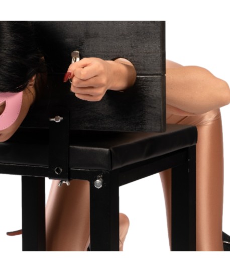 Sextoys, sexshop, loveshop, lingerie sexy : Loveroom - Mobilier BDSM : Chaise de contraintes bois et métal - Mobilier BDSM