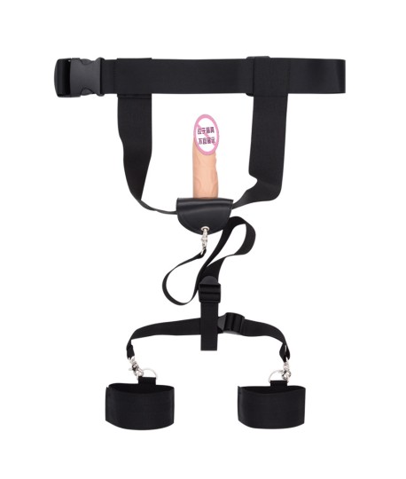 Sextoys, sexshop, loveshop, lingerie sexy : Gode Ceinture : Culotte Slip Avec Godemichet et Menottes